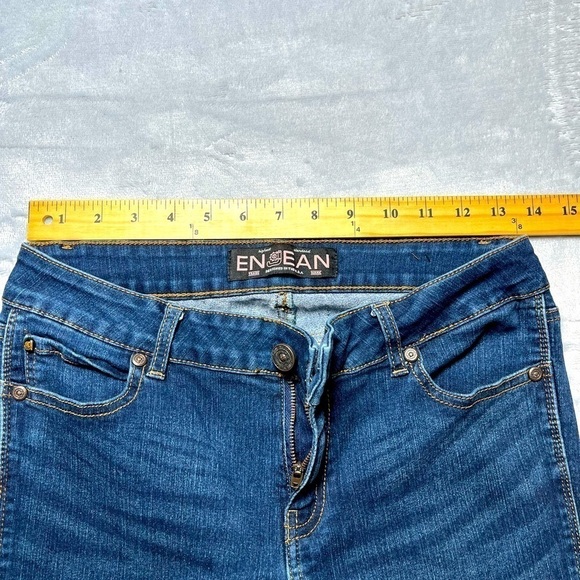 En Jean women’s Junior Size 13 Skinny Dark Washlights distressed - Picture 3 of 9
